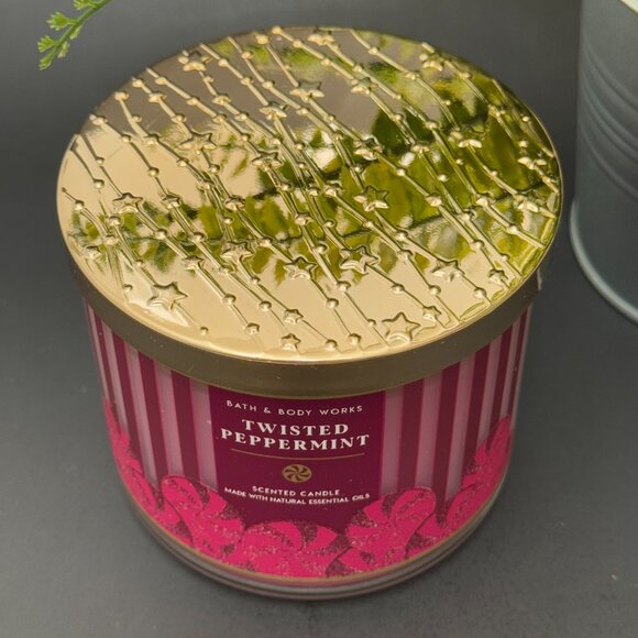 BBW Twisted Peppermint Bath & Body Works 3 Wick Candle - Picture 4 of 10